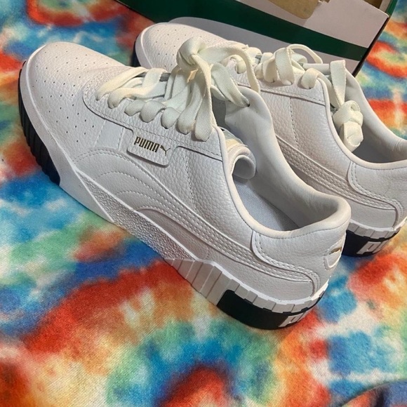 Puma Sneakers - Picture 2 of 8